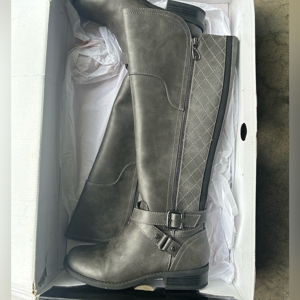 GBG grey boots